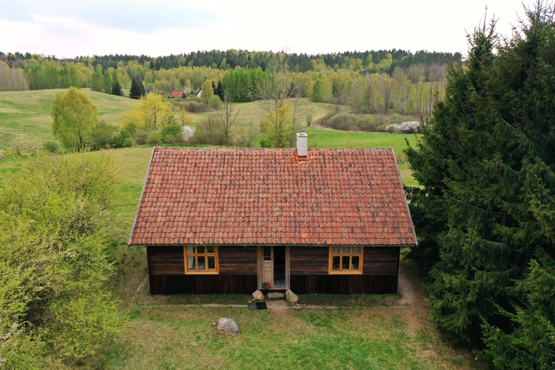 Dom - Koronczarnia. Drewniany dom na Warmii