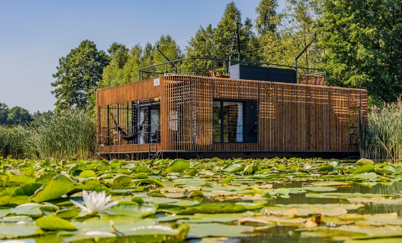 Wodna Kryjówka w Dzikiej Naturze