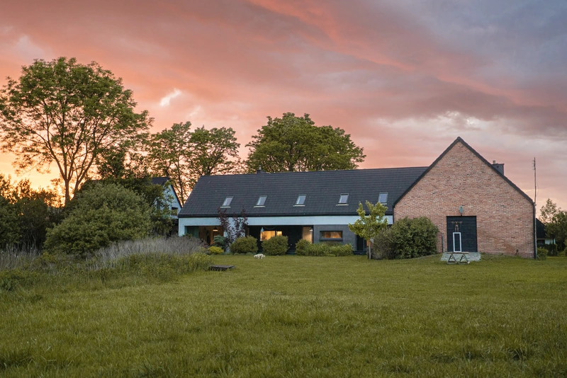 House - Przystajnia